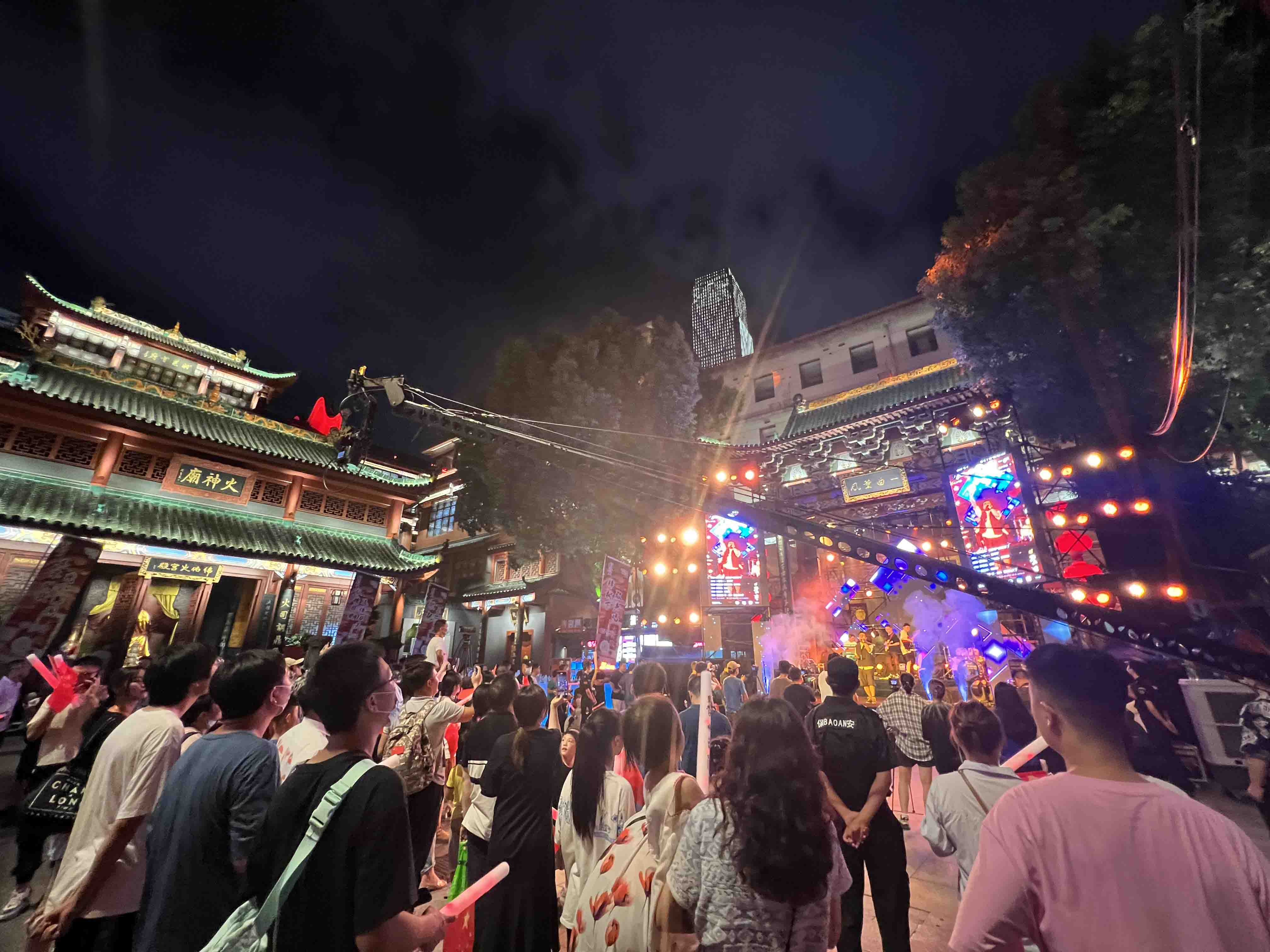 百年老店玩潮流！长沙火宫殿开启超级LIVE庙会，打造夜生活新名片